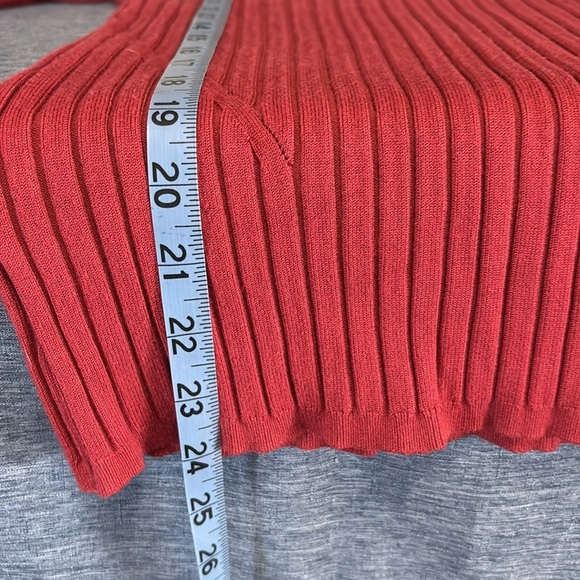 White House Black Market Women’s Size Large Ribbed Burnt Orange V Neck Sweater - Picture 5 of 5